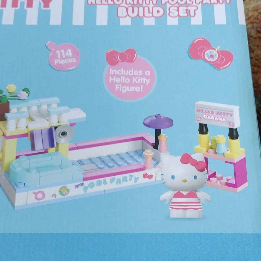 Hello Kitty Pool Party Building Bricks Set